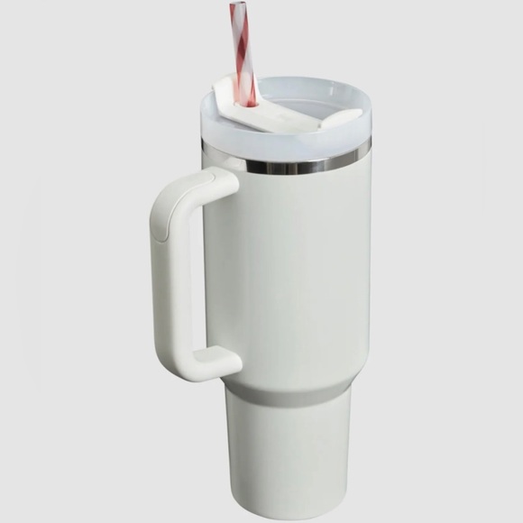 Stanley Mistletoe Twist 40oz Quencher Flowstate Tumbler LIMITED EDITION 🔥 - Picture 5 of 5